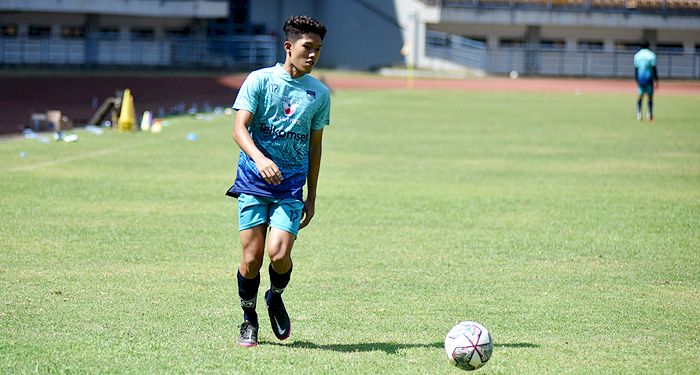 Selain Manfaatkan Teknologi, Begini Cara Pemain Muda Persib Obati Rindu dan Atasi Kejenuhan di Bali